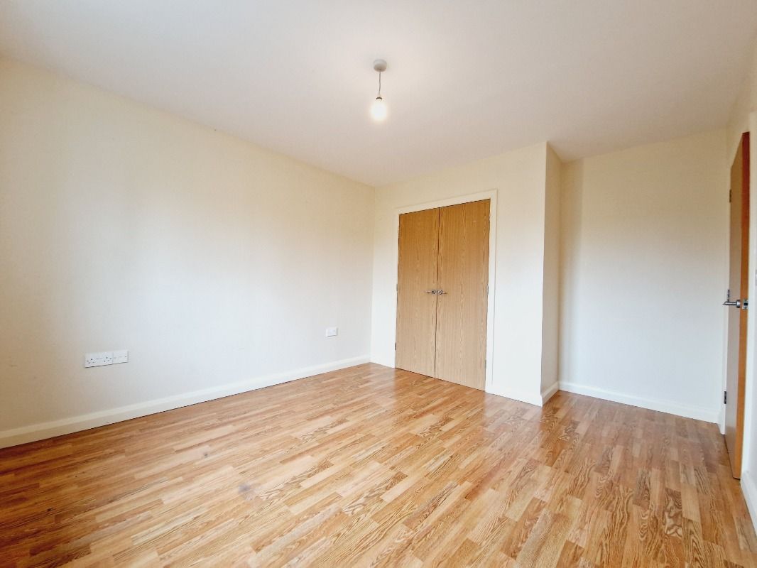 11 Highfield Close 11 Highfield Close