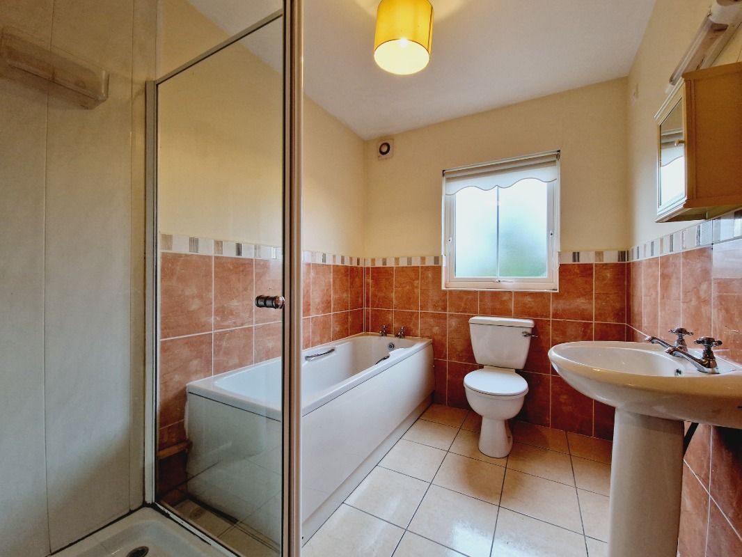 11 Highfield Close 11 Highfield Close