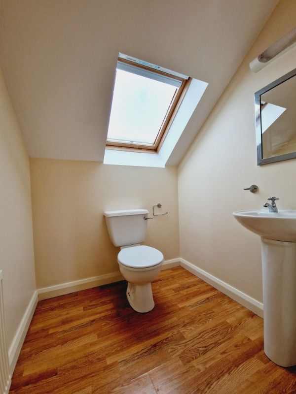 11 Highfield Close 11 Highfield Close