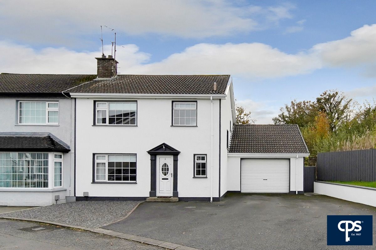 8 Grange Park, Newtownstewart