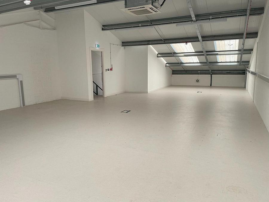 23 Crescent Business Park