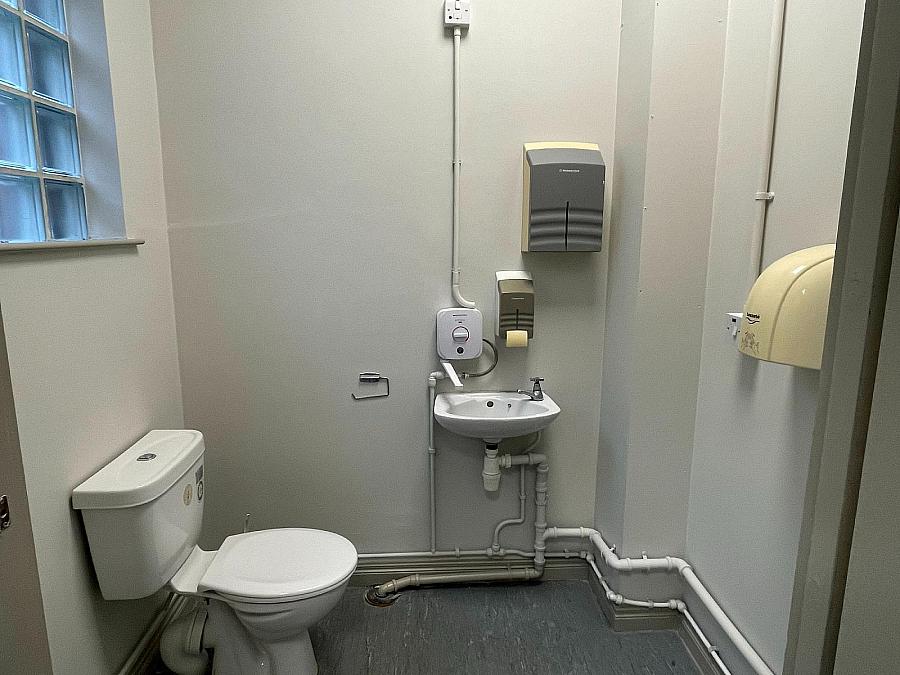 17 Smithfield Square