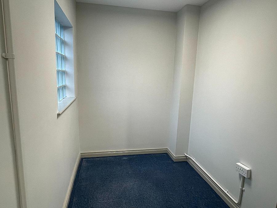 17 Smithfield Square