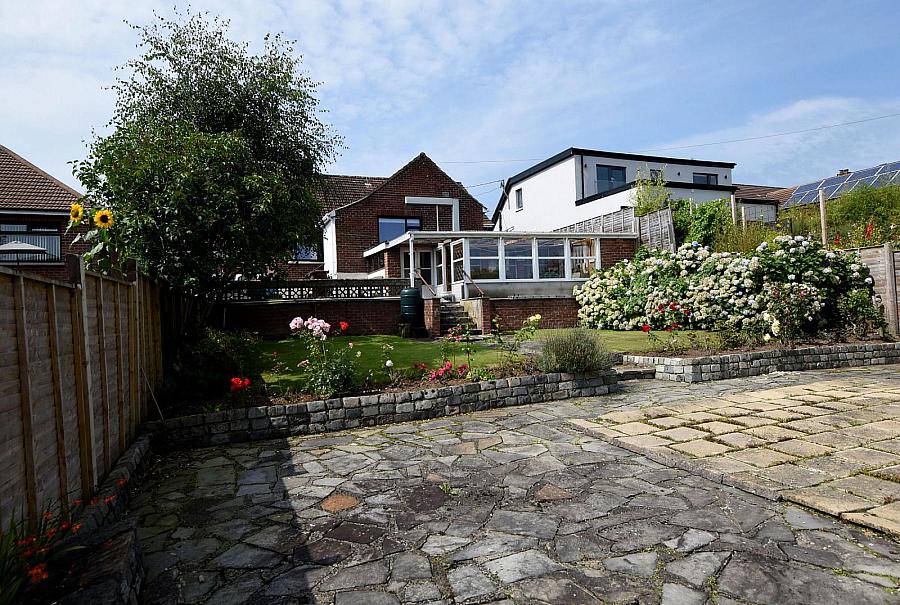 18 Carrisbrook Gardens