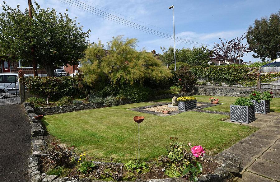 18 Carrisbrook Gardens