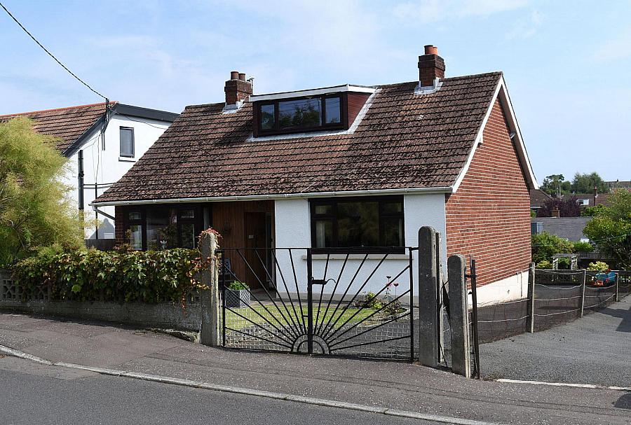 18 Carrisbrook Gardens