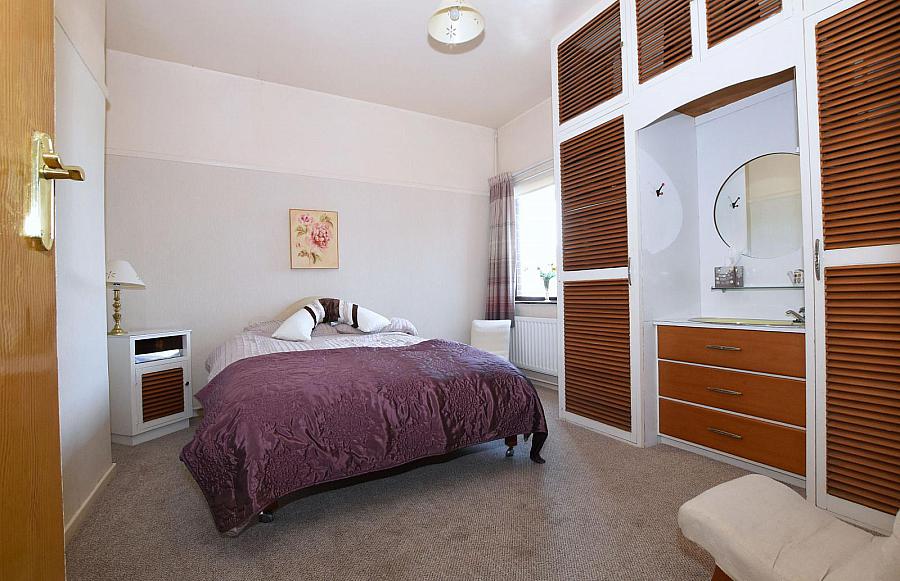 18 Carrisbrook Gardens