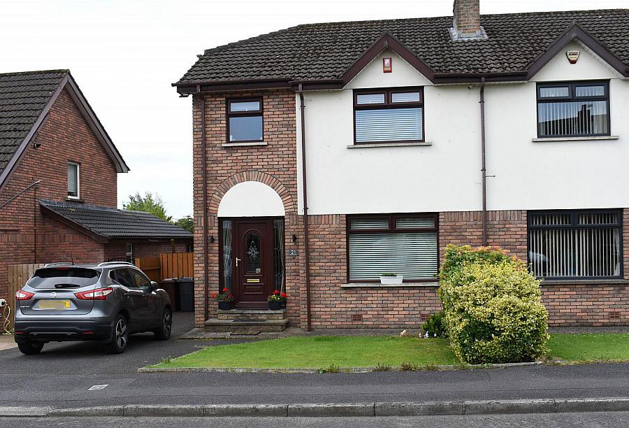 21 The Brambles,Lisburn, BT28 2XY