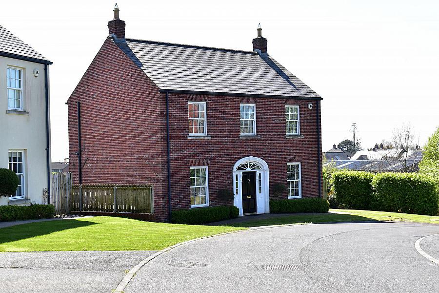 8 Lady Wallace Crescent, Lisburn, BT28 3GP