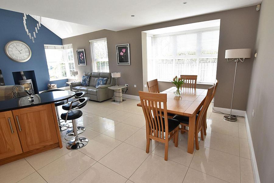 8 Lady Wallace Crescent