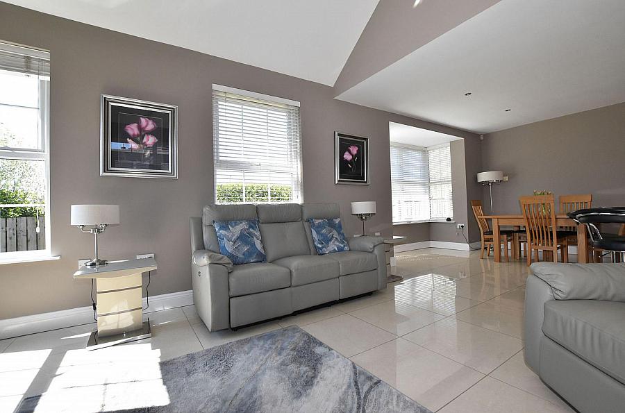 8 Lady Wallace Crescent