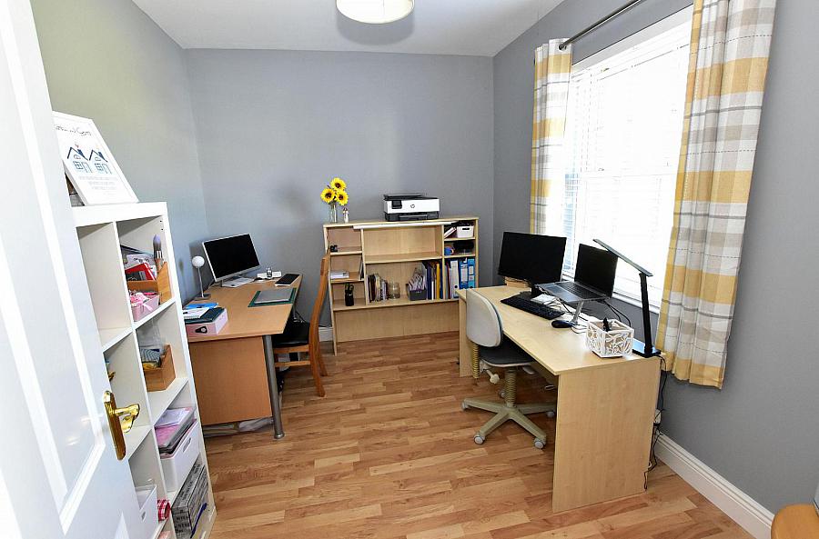 8 Lady Wallace Crescent