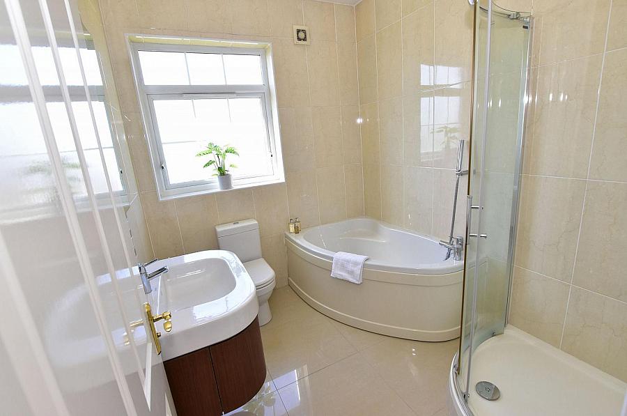 8 Lady Wallace Crescent