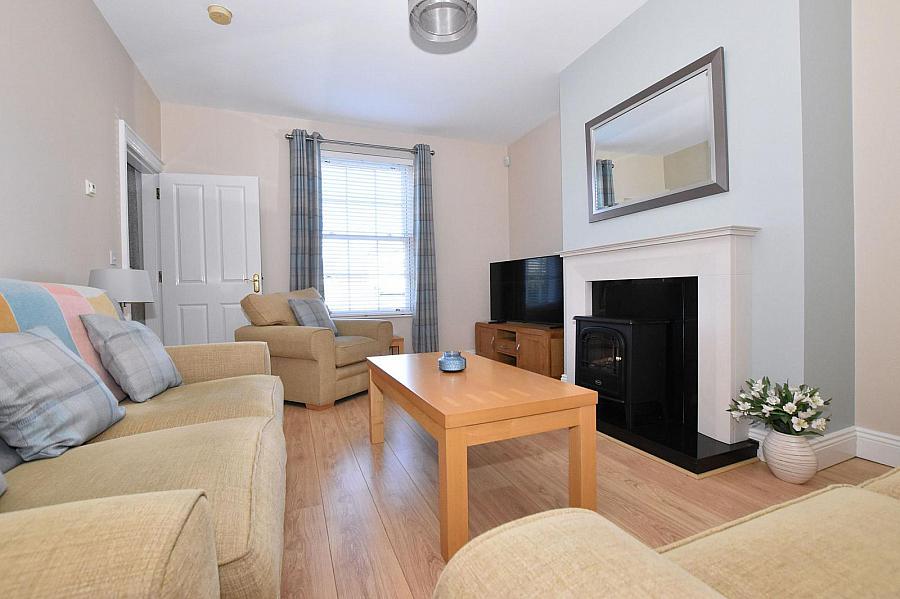 8 Lady Wallace Crescent