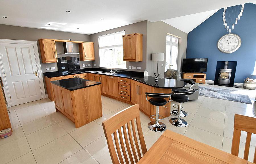 8 Lady Wallace Crescent