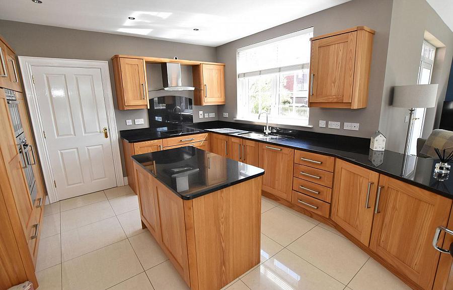 8 Lady Wallace Crescent