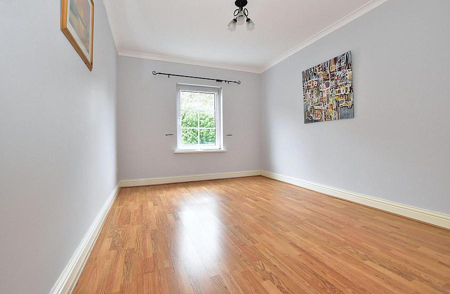 4 Glenmore Place