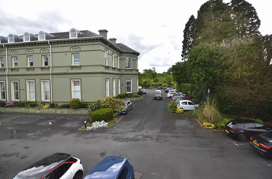 4 Glenmore Place