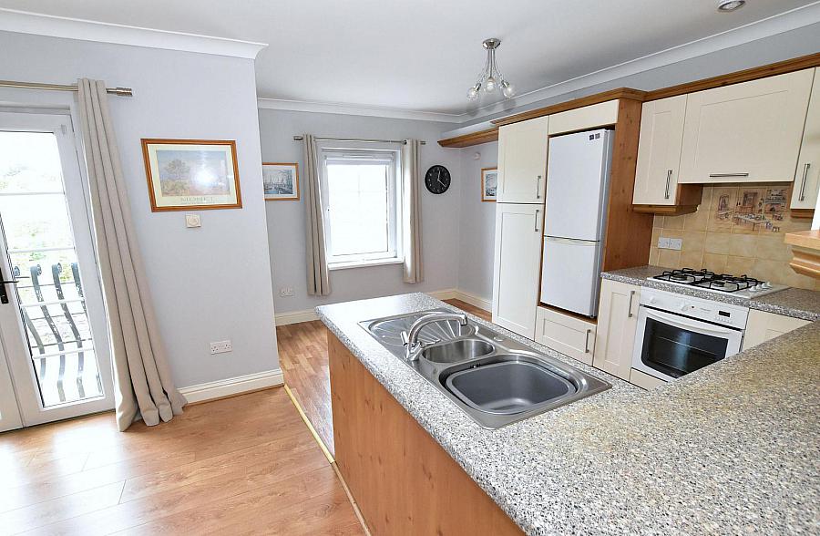 4 Glenmore Place