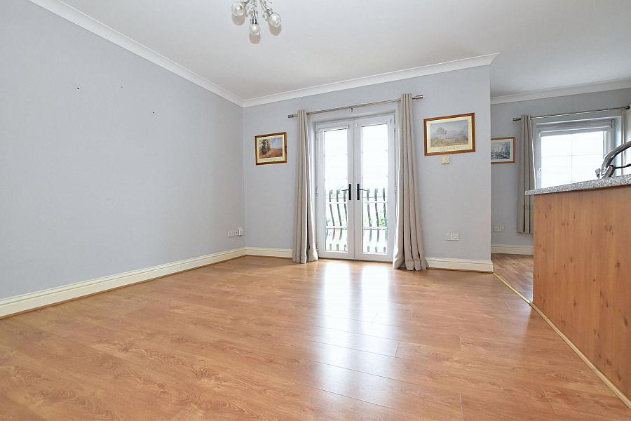 4 Glenmore Place