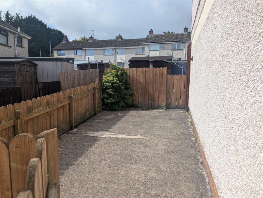 16 Blackthorn Way