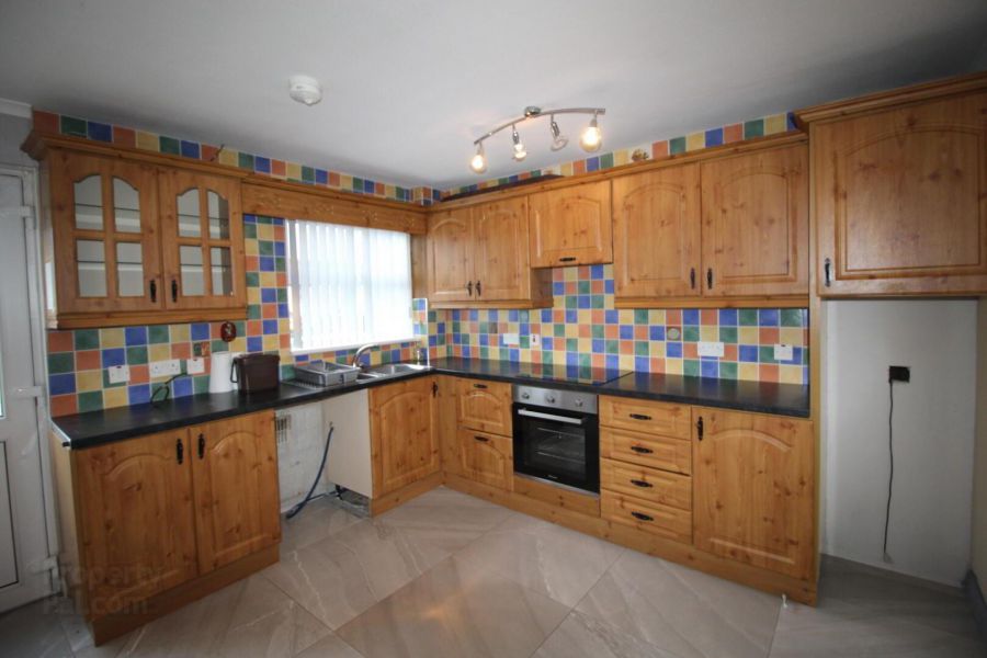 16 Larchfield Gardens