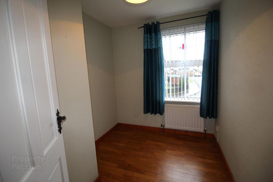 16 Larchfield Gardens