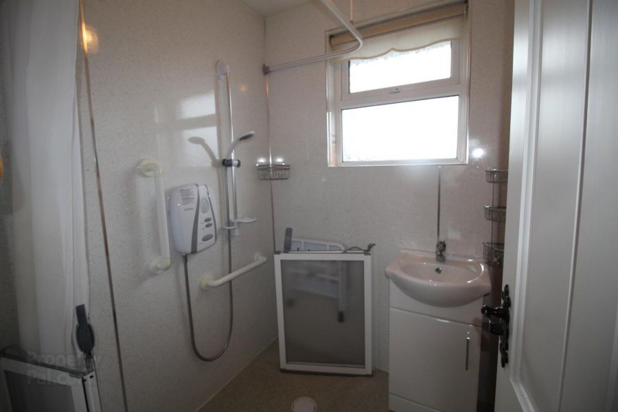 16 Larchfield Gardens