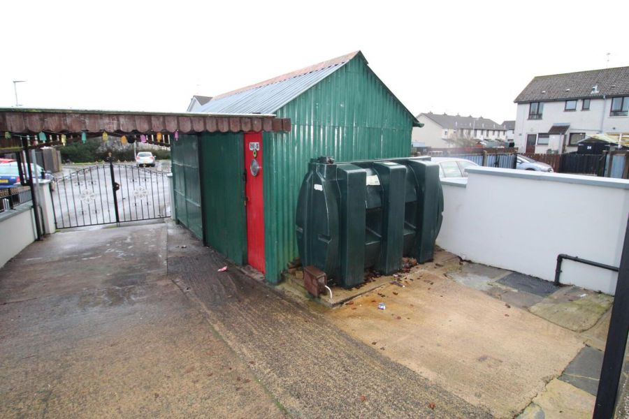 16 Larchfield Gardens