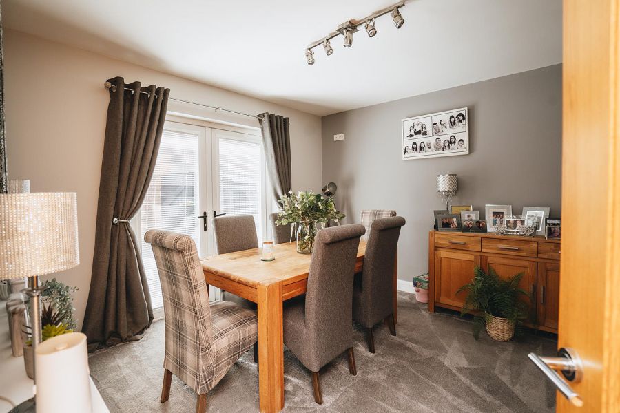 8 Knockbracken Grove