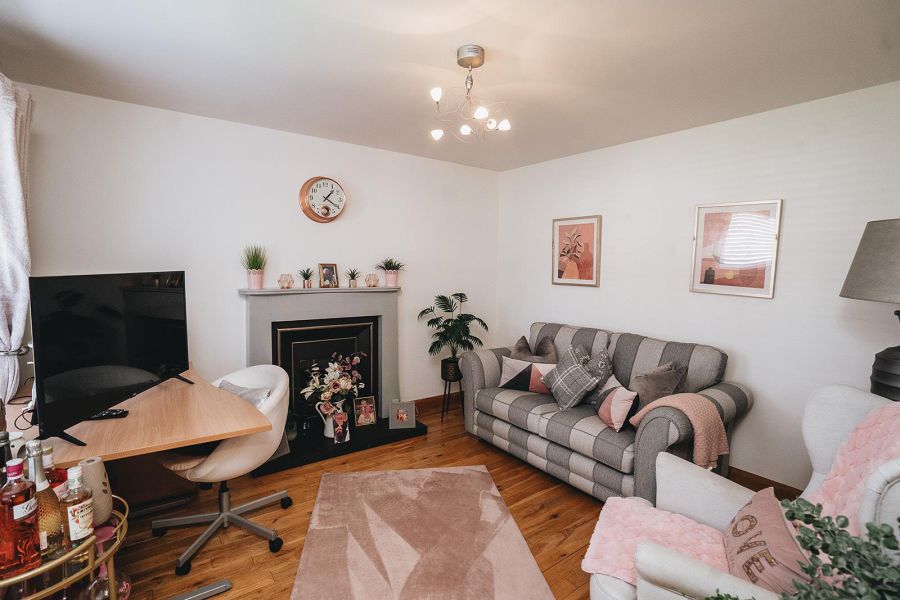 8 Knockbracken Grove