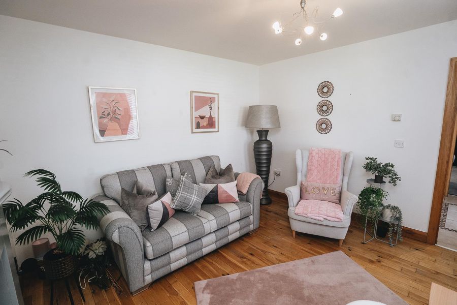 8 Knockbracken Grove