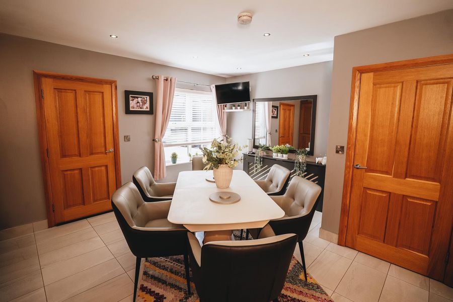 8 Knockbracken Grove