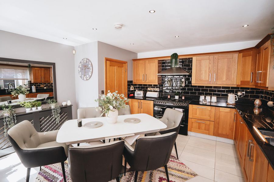 8 Knockbracken Grove