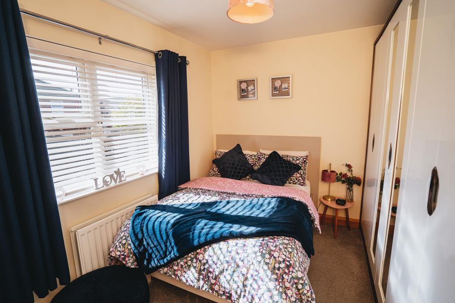 8 Knockbracken Grove