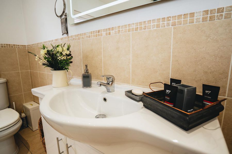 8 Knockbracken Grove