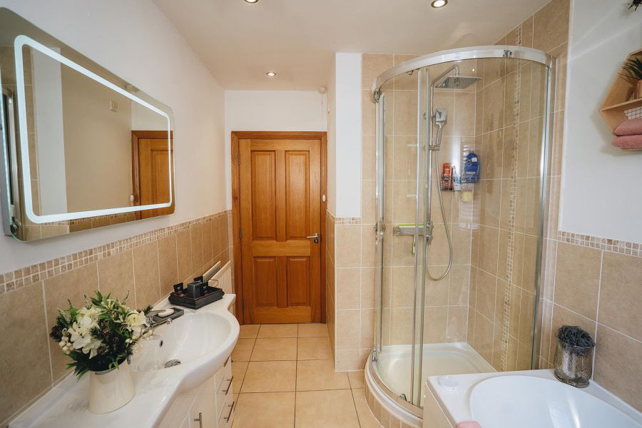 8 Knockbracken Grove