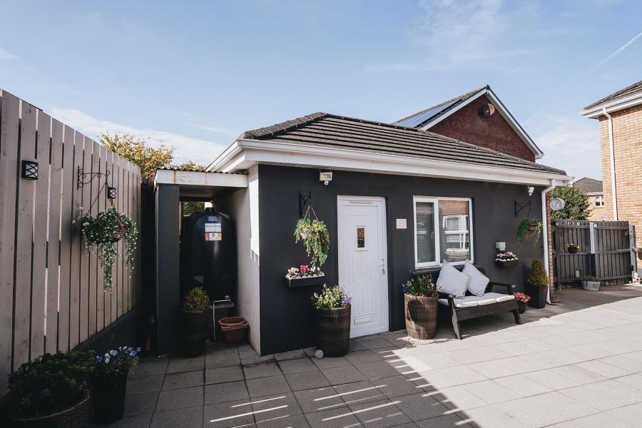 8 Knockbracken Grove