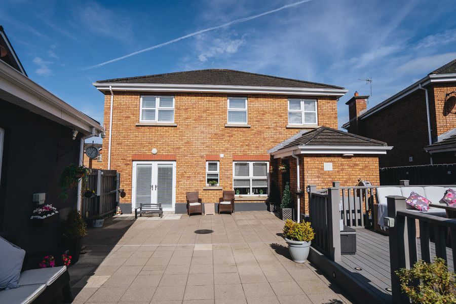 8 Knockbracken Grove