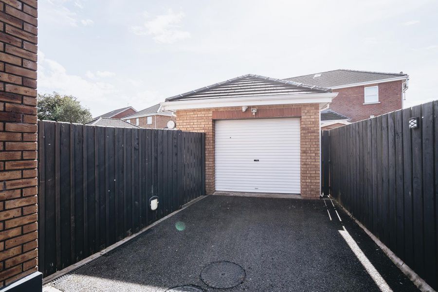 8 Knockbracken Grove