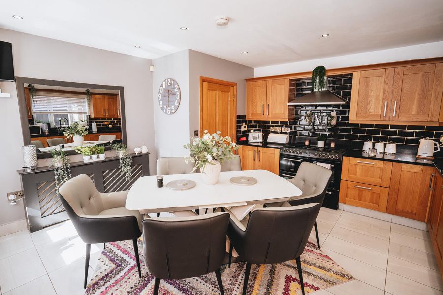 8 Knockbracken Grove