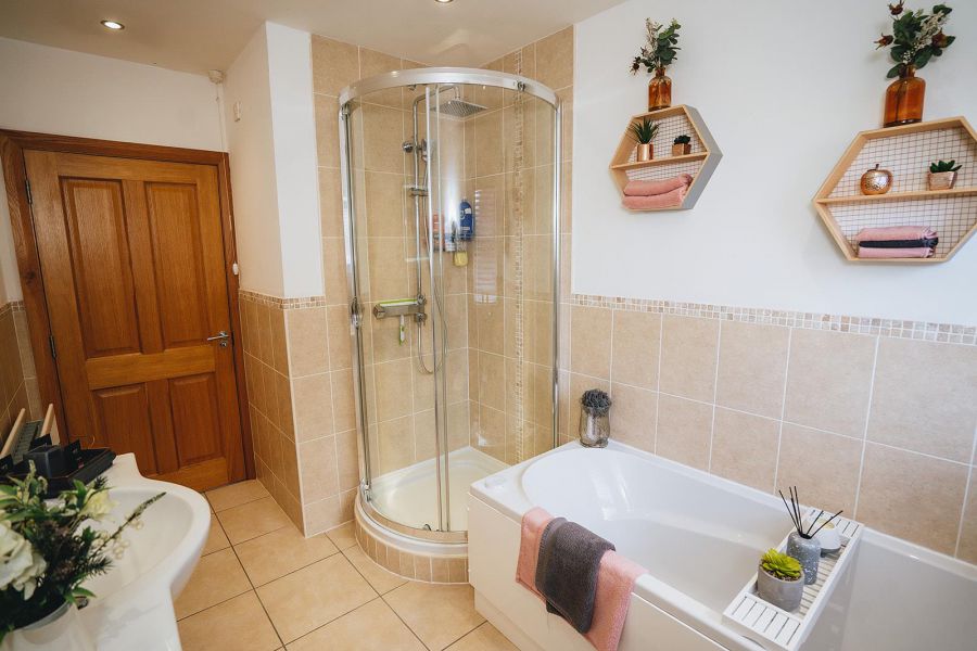 8 Knockbracken Grove