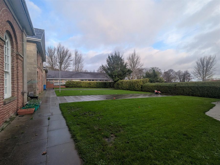 4 Glasvey Old School