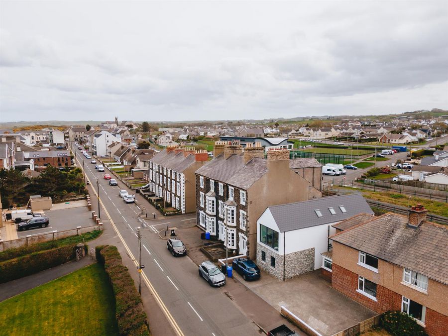 Apt 1, 1 Clifton Terrace