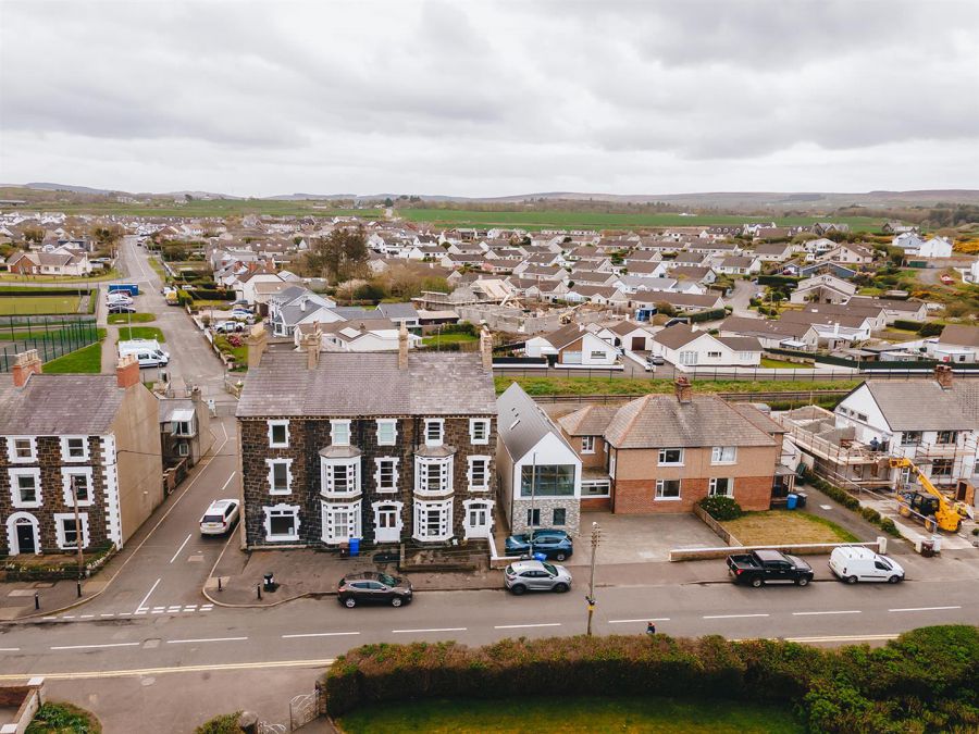 Apt 1, 1 Clifton Terrace