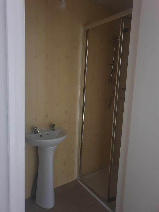 Apt Woodville Street