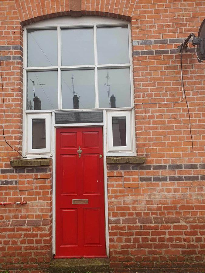 Apt Woodville Street
