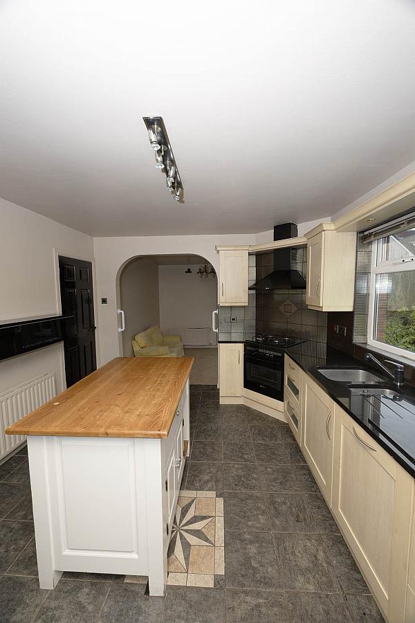 6 Furlong Avenue
