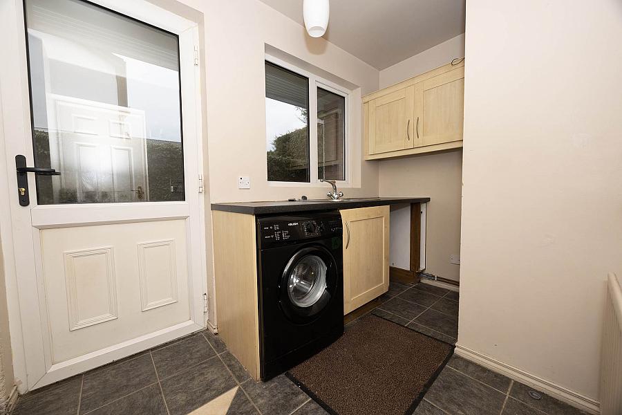 6 Furlong Avenue