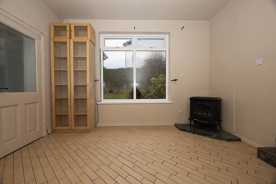 6 Furlong Avenue